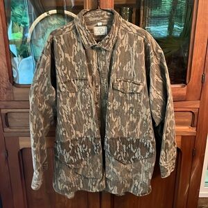 Men’s vintage mossy oak bottomland button down. Size XXL.
